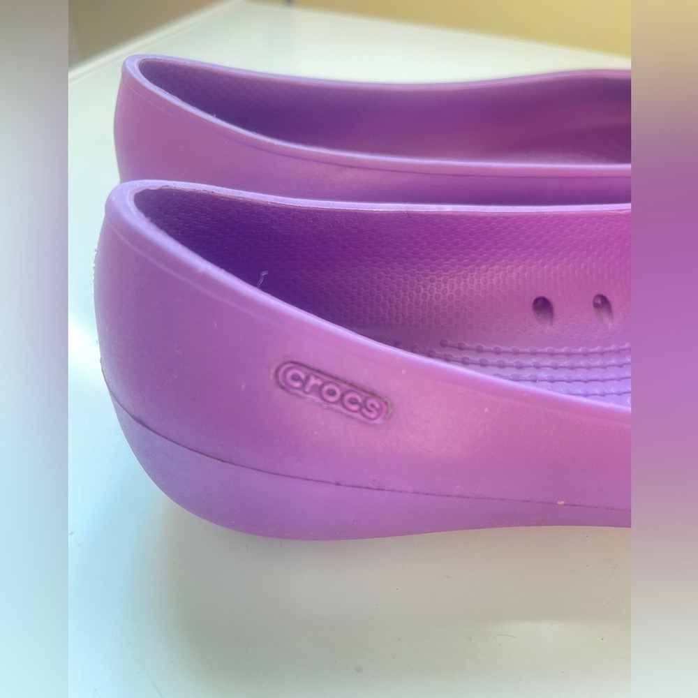 Women's Purple Slip On Crocs Shoes Size 5
$15 Size:5 CROCS - Picture 3 of 7